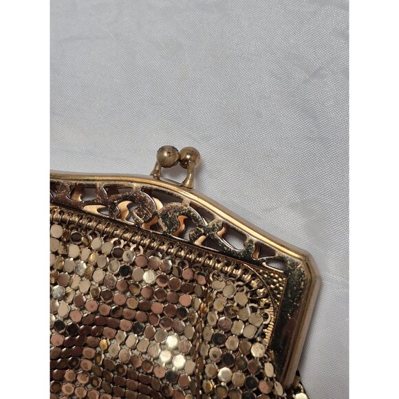 Vintage Whiting and Davis Gold Mesh Purse # 2962  with Kiss Clasp - Picture 2 of 11